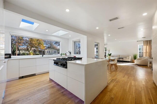 Building Photo - 1403 Palo Duro Rd