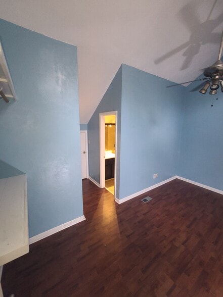 Upstairs bedroom - 1075 Ocala Rd