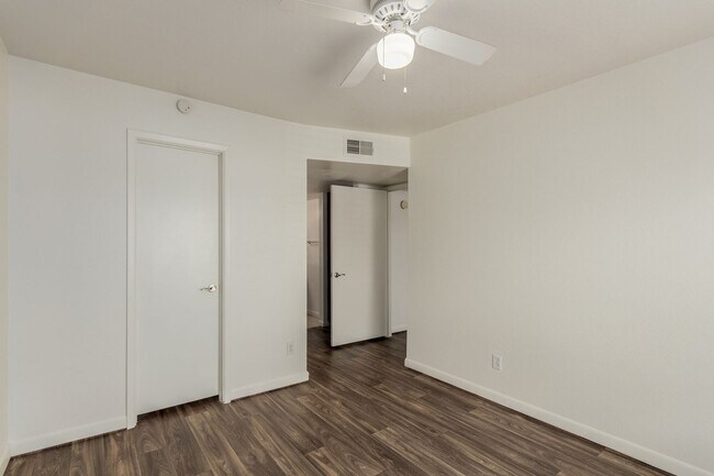 Building Photo - Bella Vita Condo-2 bed, 2 bath in Scottsdale