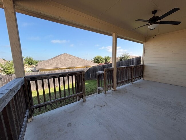 Building Photo - 204 Kaspar Way