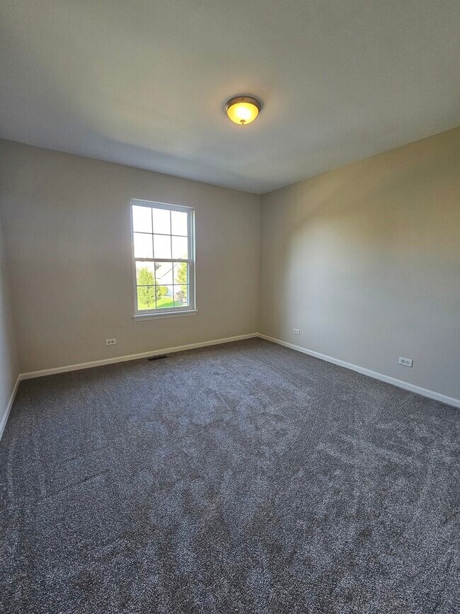 Building Photo - 1136 Larkspur Ct