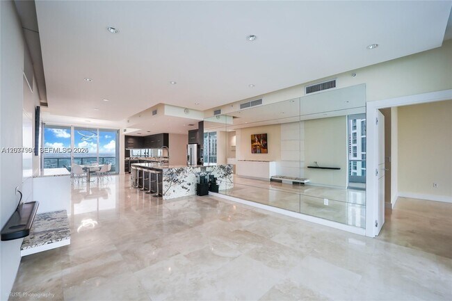 Building Photo - 900 Biscayne Blvd