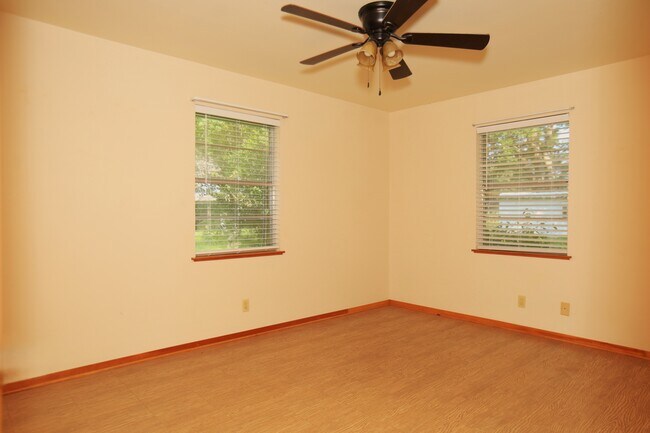 Building Photo - 1603 Avenue D
