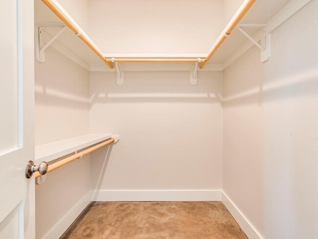 Building Photo - 500 Harmon Hills Cove