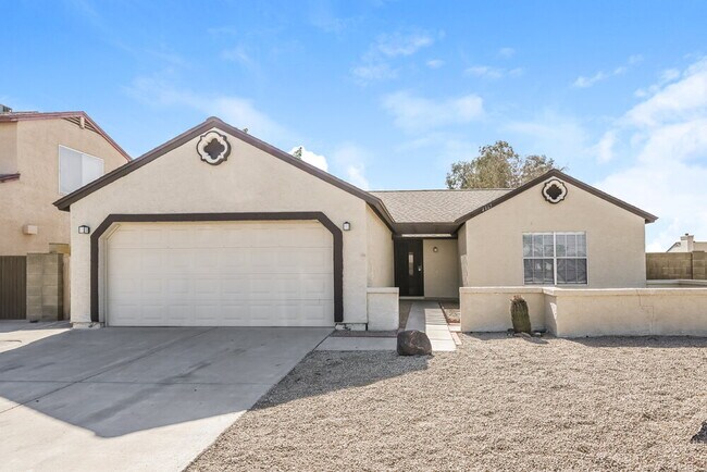 Building Photo - 4467 W Yorkshire Dr
