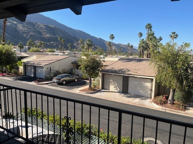 Building Photo - 451 E Via Carisma