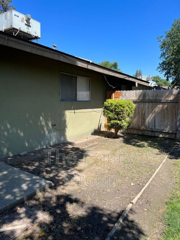 Building Photo - 326 N Westfield St