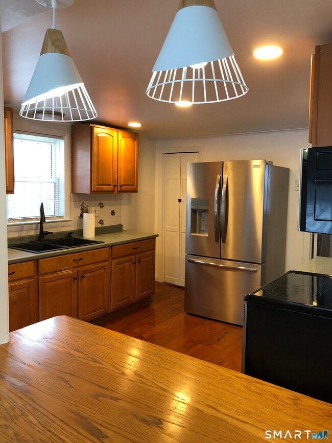 Building Photo - 159 Purdy Hill Rd