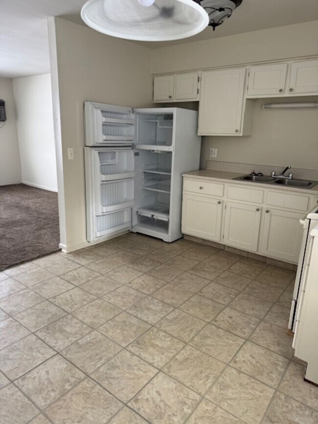 Building Photo - RANCH STYLE 2 BEDROOM DUPLEX FOR LEASE