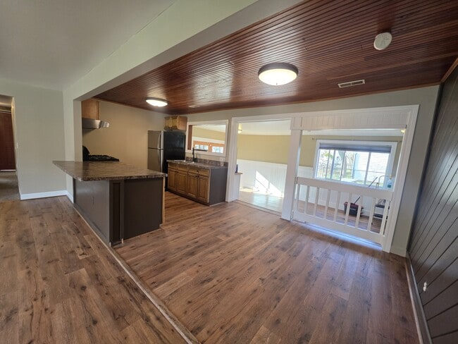 Building Photo - 4582 Maiden Ln