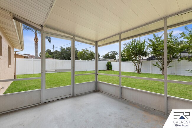 Building Photo - 1706 Western Rd