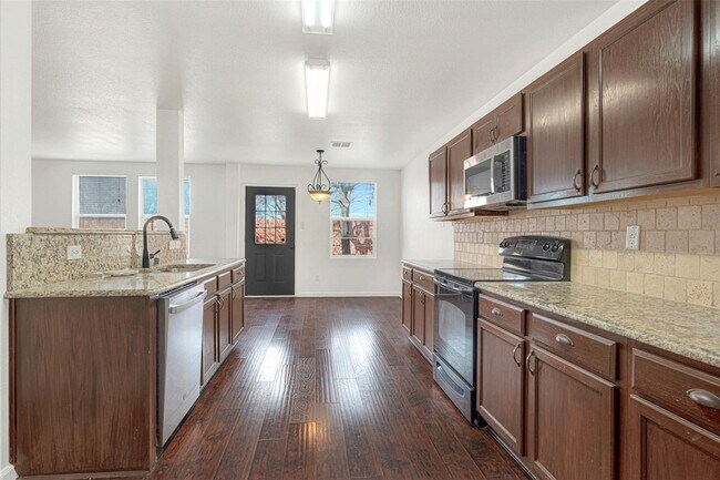 Building Photo - 10876 Rankin Dr