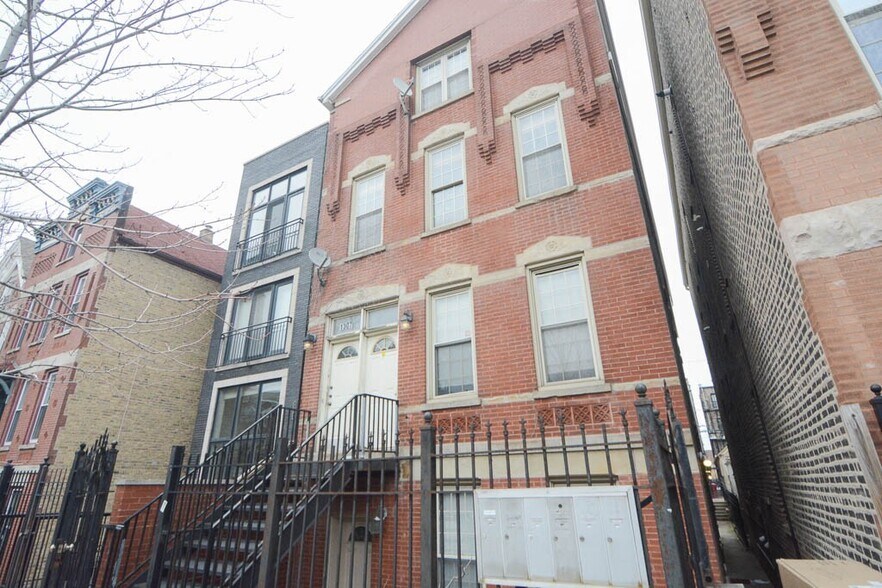 Primary Photo - 1307 N Greenview Ave