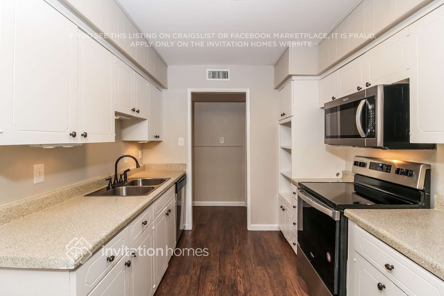 Building Photo - 920 S Waterview Dr