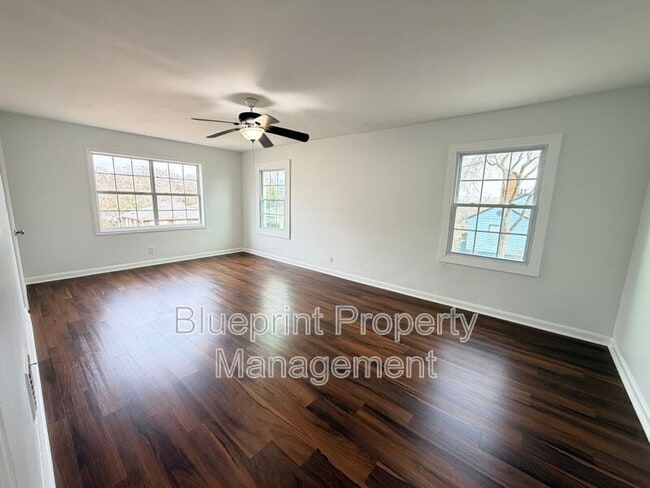 Building Photo - 1701 4th Terrace W