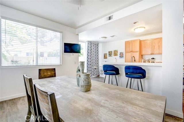 Building Photo - 744 N Siavohn Dr