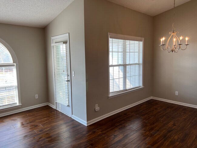 Building Photo - 3708 Cotswold Terrace