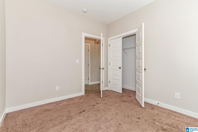 Building Photo - 151 Park Dr N