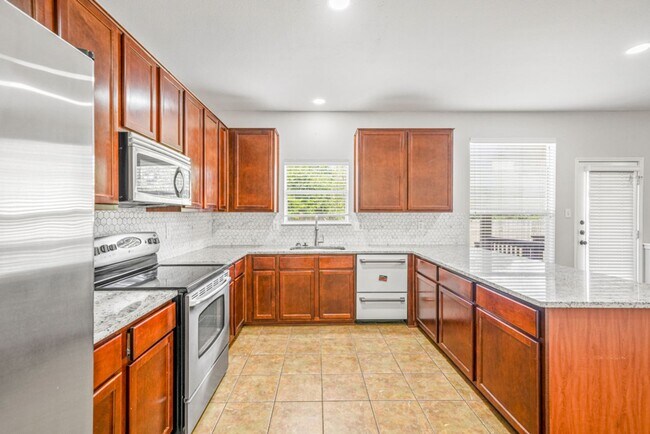Building Photo - Alamo Ranch Rental!