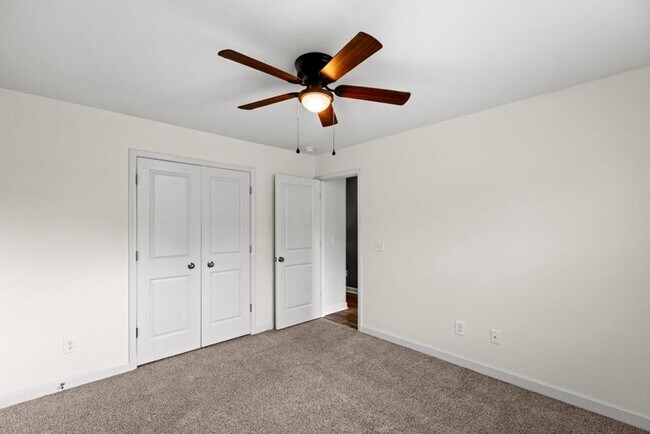 Building Photo - 514 Isaac Br Dr