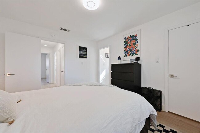 Building Photo - 805 Huntingdon Pl