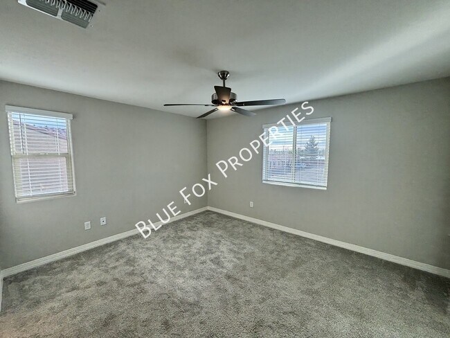 Building Photo - 1048 E Descent St