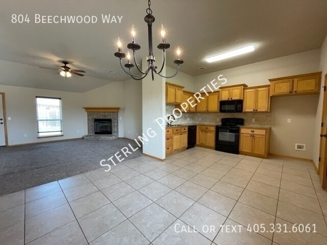 Building Photo - 804 Beechwood Way
