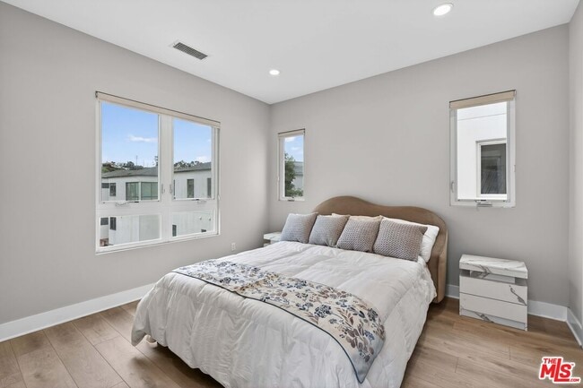 Building Photo - 12682 Millennium Dr