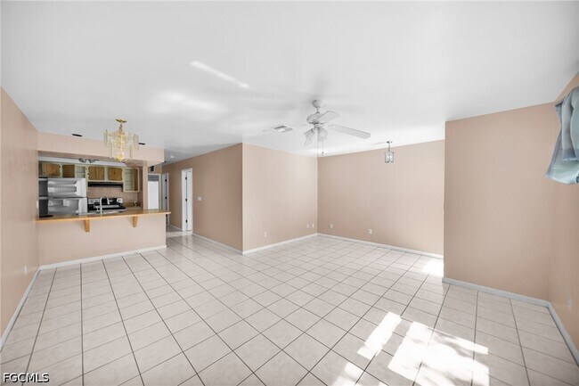 Building Photo - 517 SE 23rd Pl