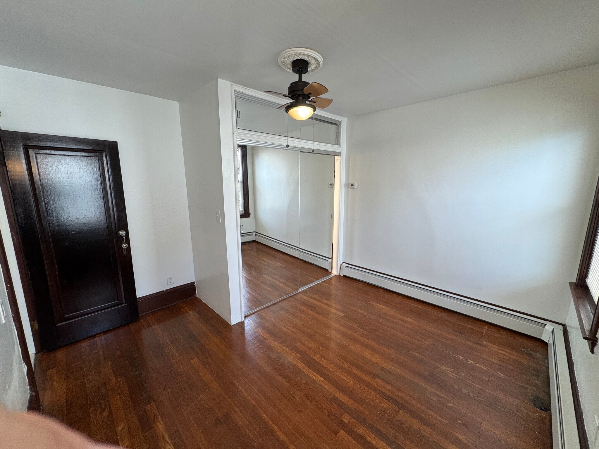Building Photo - 653 Pleasant Valley Pky