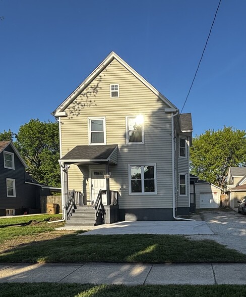 Building Photo - 5807 20th Ave