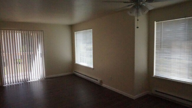 Building Photo - 5680 Eagle Pkwy