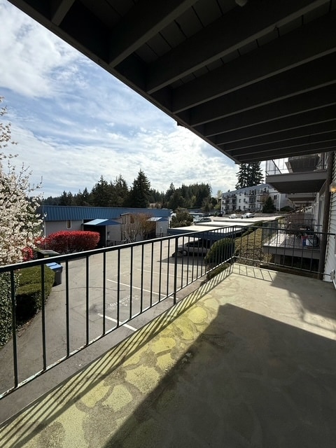 Building Photo - 924 Shorewood Dr