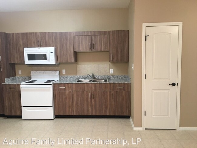 Building Photo - 2206 E Hwy 281