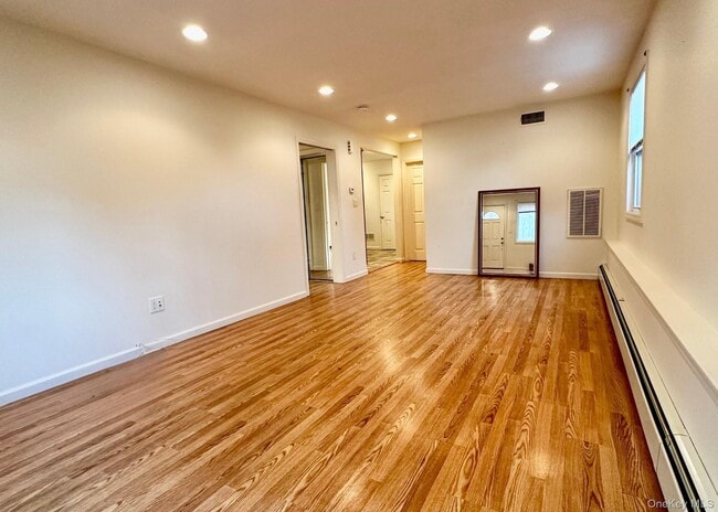 Building Photo - 2 Alex Ln