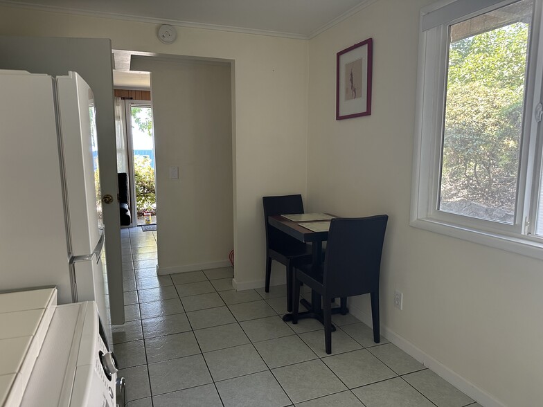 Building Photo - 1205 E 29th Pl