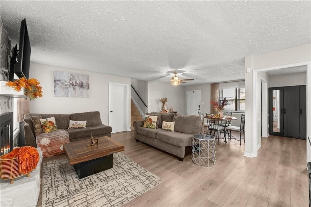 Building Photo - 4041 Woodbridge Ct