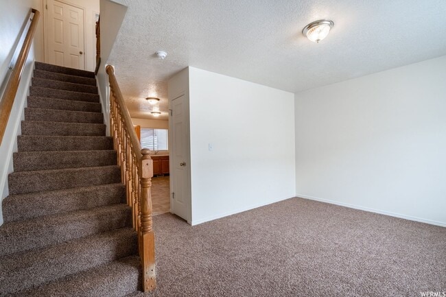 Building Photo - Updated 3 Bed Condo in Central American Fork!