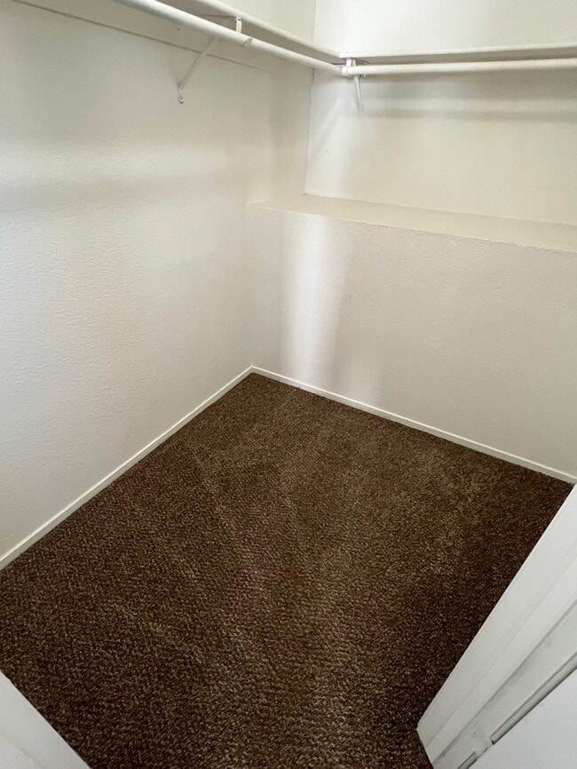 Building Photo - Weston Ranch 4 Bedroom 3 Bathroom Home