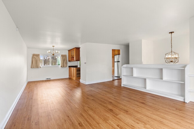 Building Photo - 6543 S Stough St