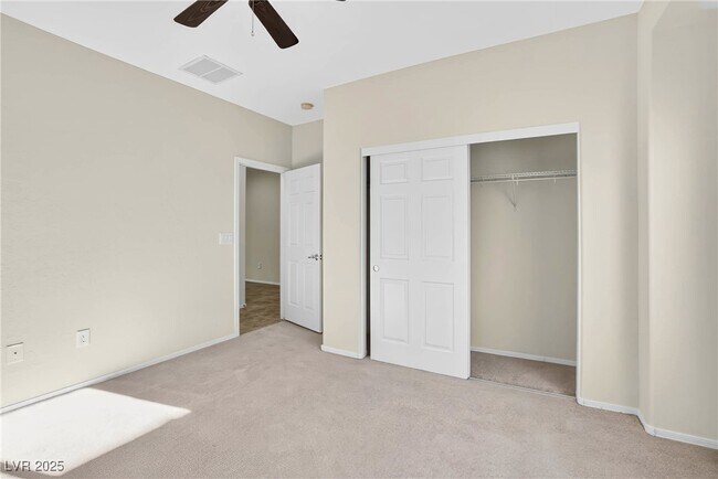 Building Photo - 7349 Shelduck St