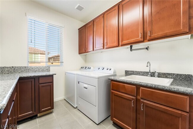 Building Photo - 8137 Crimson Creek Ct