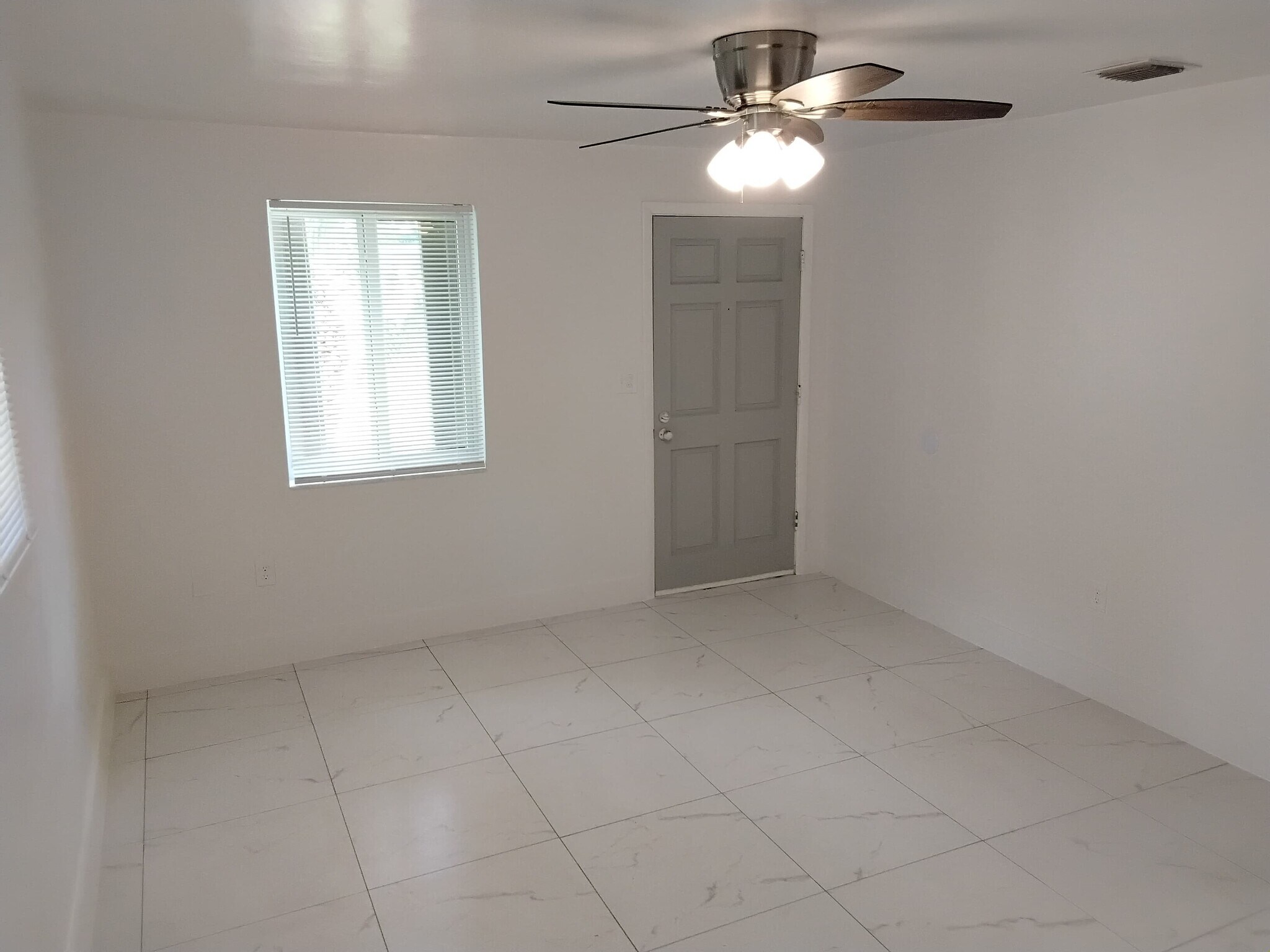 Building Photo - 2523 NW 175th Ter