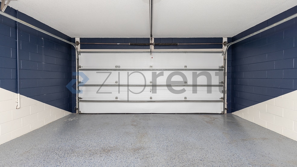 Building Photo - Unit