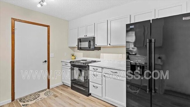 Building Photo - 214 Brookside Ln