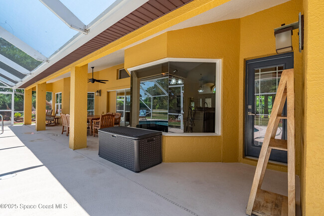 Building Photo - 3789 Peacock Dr