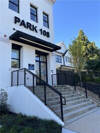 Building Photo - 108 Park Pl