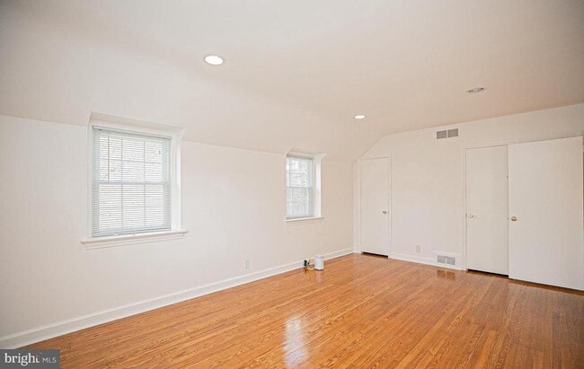 Building Photo - 526 Williams Rd