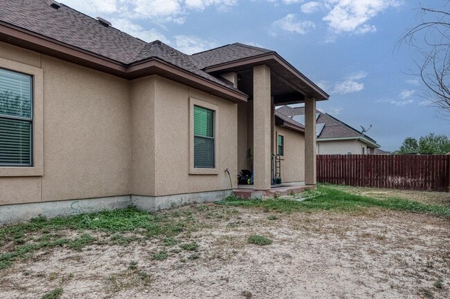 Building Photo - 210 Alyssa Dr