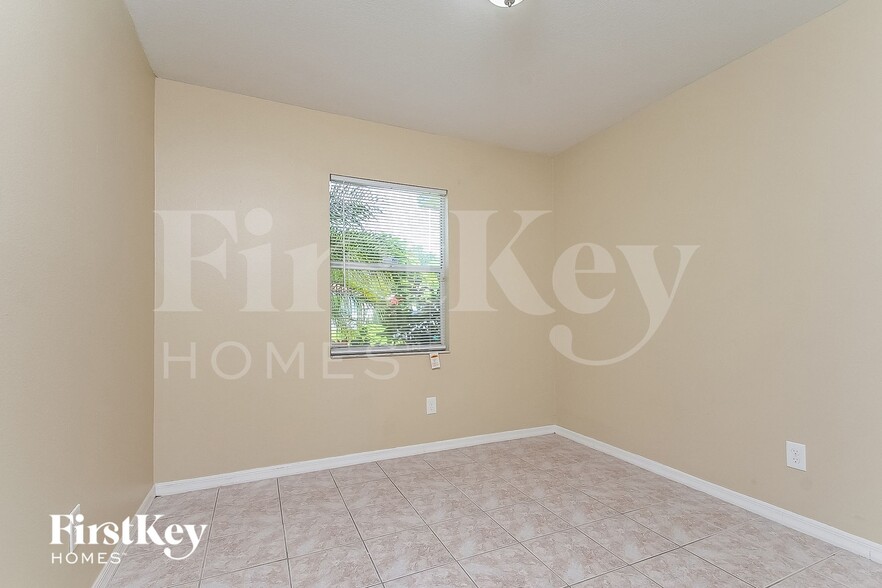 Building Photo - 449 Red Hawk Loop